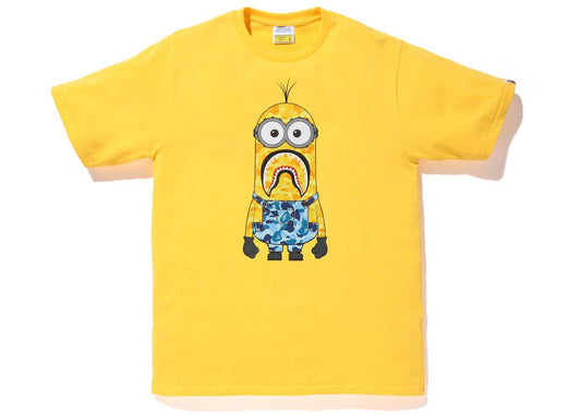 BAPE X MINIONS BOB HOLDING MILO TEE "YELLOW"