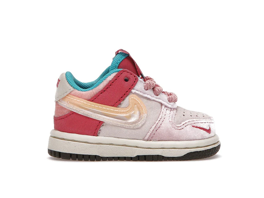 NIKE DUNK LOW SS TD "STRAWBERRY MILK"